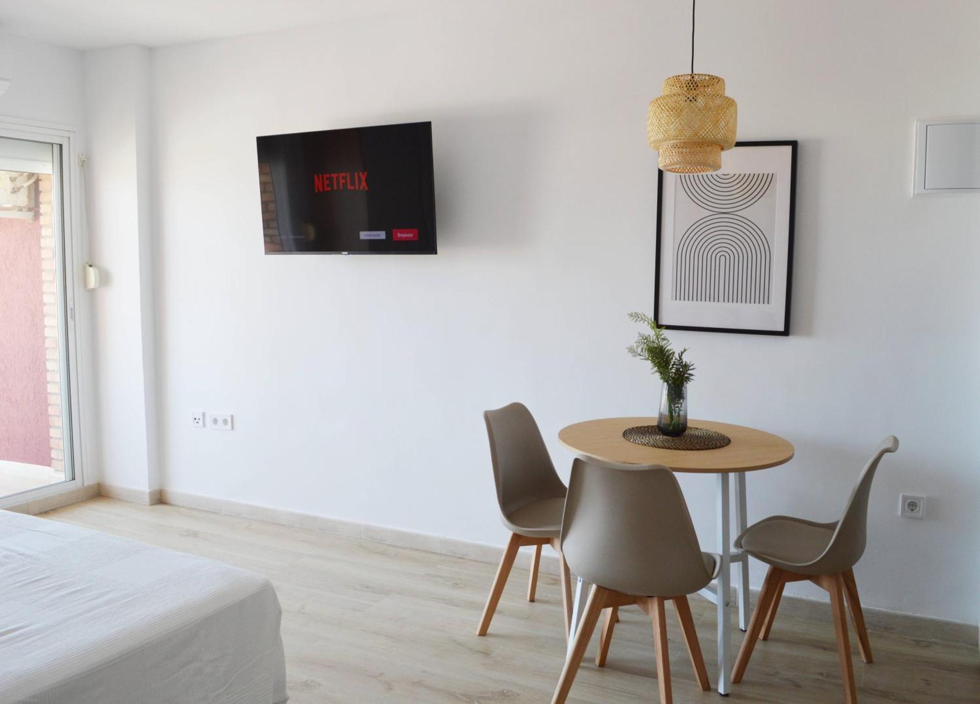 Apartment With Swimming Pool Open Year *