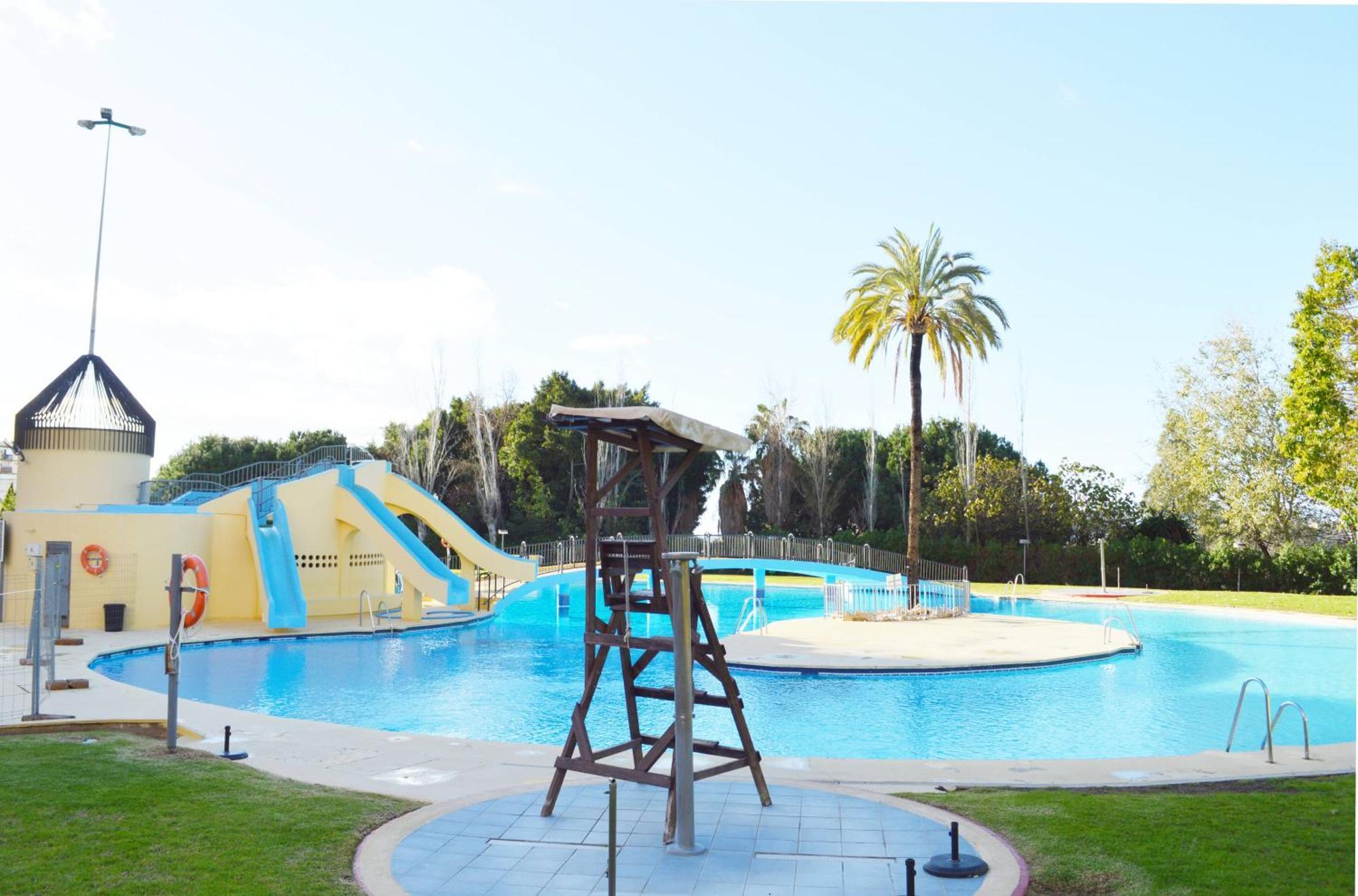 Apartment With Swimming Pool Open Year