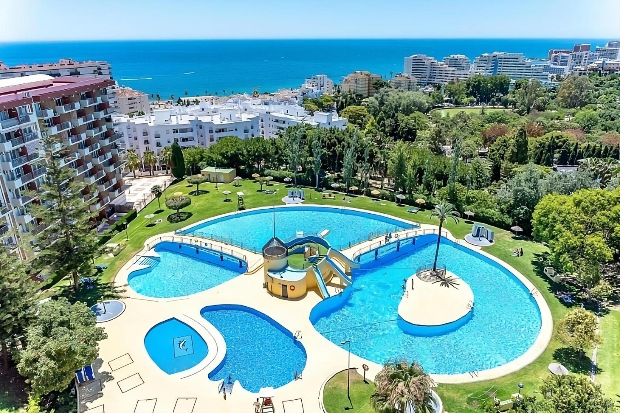 Apartment With Swimming Pool Open Year Benalmadena