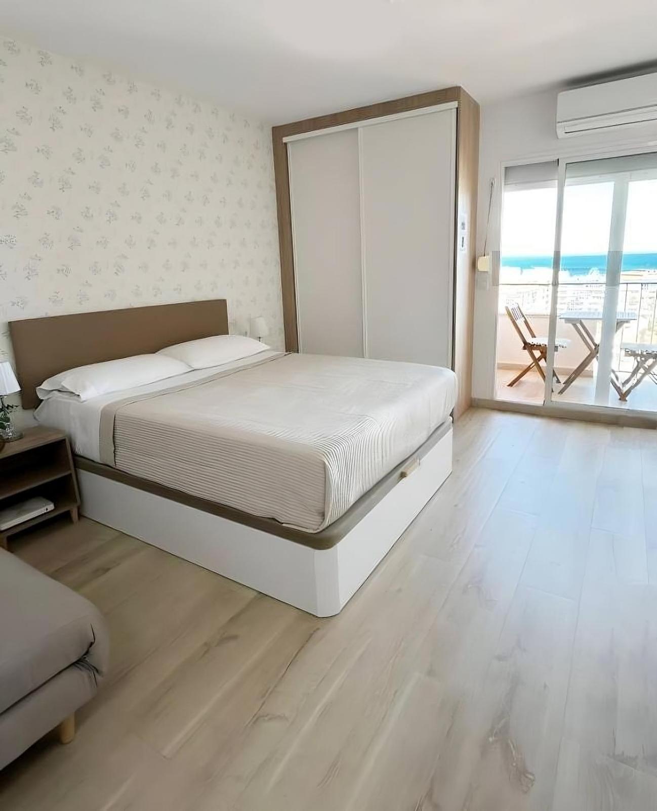 Apartment With Swimming Pool Open Year